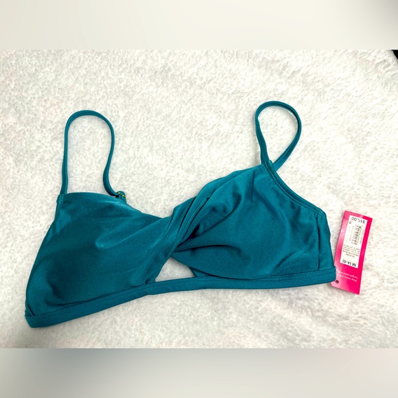 NWT - Picture 1 of 2